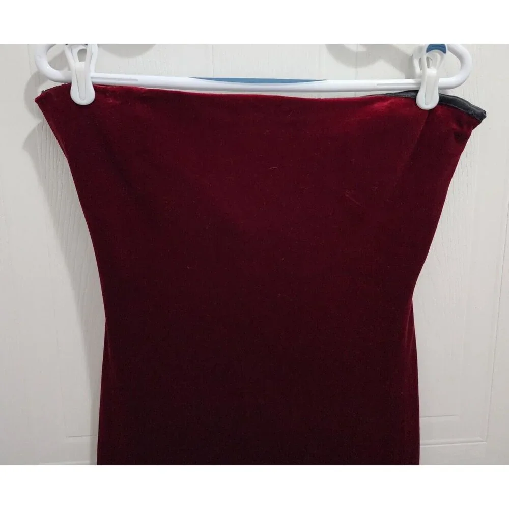 Vtg Y2K Cache Women's Strapless Sheath Dress Asymmetrical Hem Red Velvet Size 8 - Picture 2 of 11